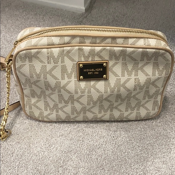 michael kors cross body bag - Picture 1 of 3